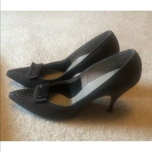 Vintage Dayne Taylor Charcoal Grey heel